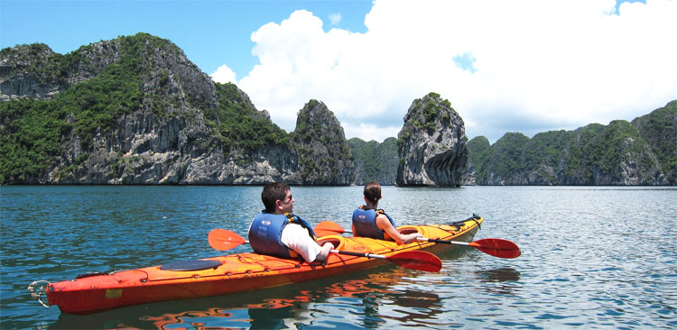 Kayaking Halong Bay Tour